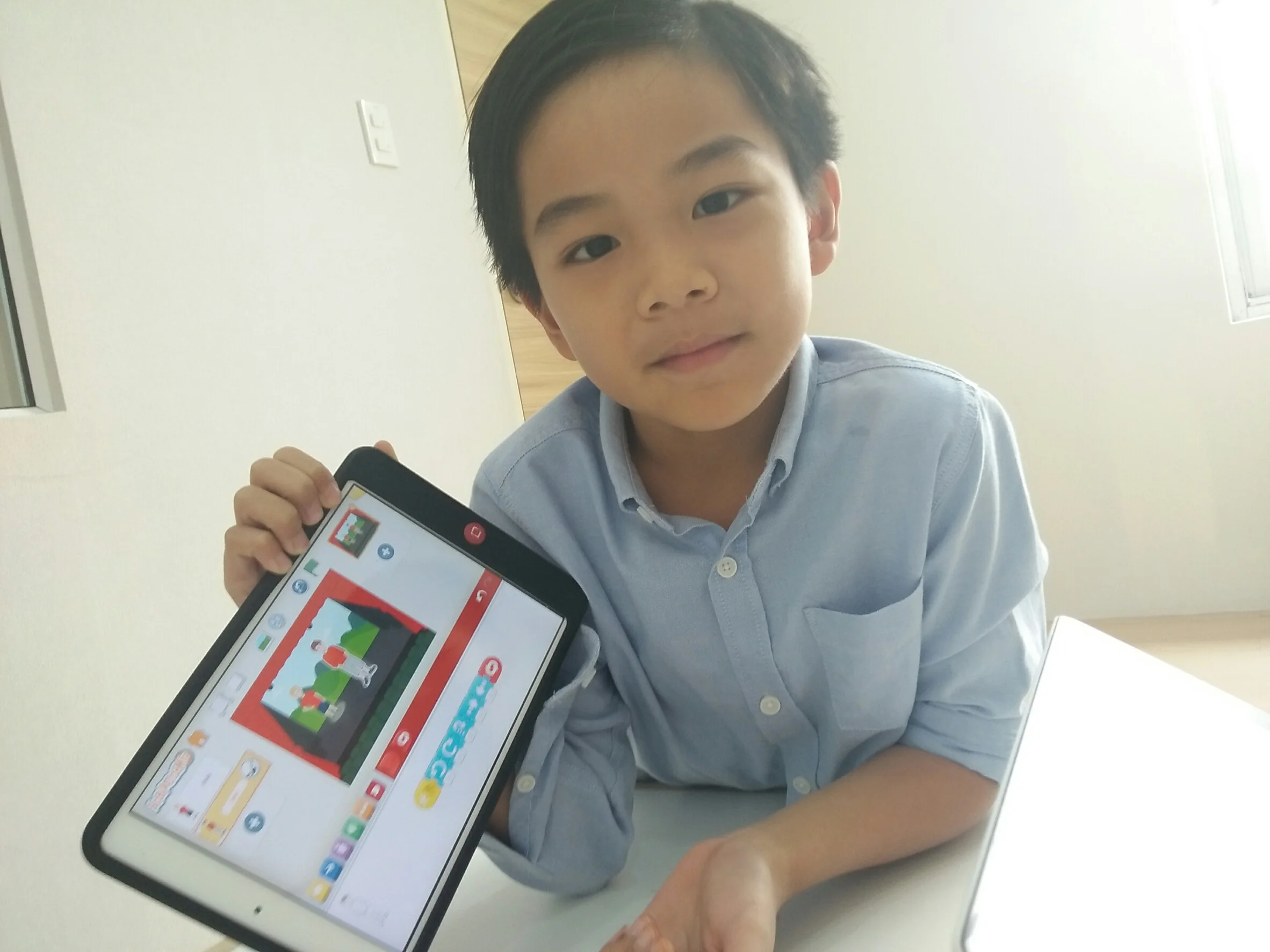 เด็กๆ ลงมือทำโปรเจกต์ Coding ในห้องเรียน