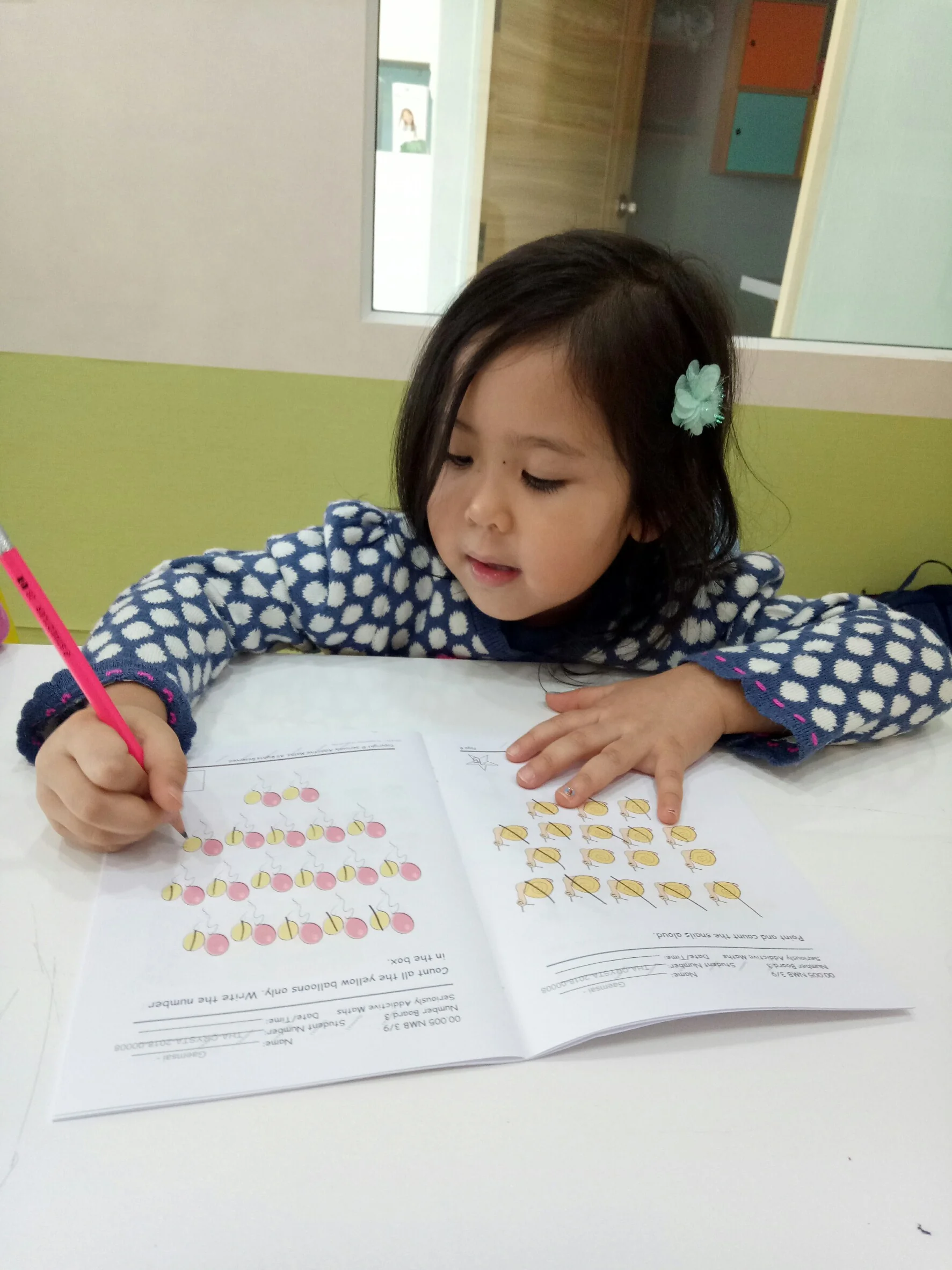 เด็กๆ เรียนคณิตศาสตร์แบบ Singapore Math ในห้องเรียน